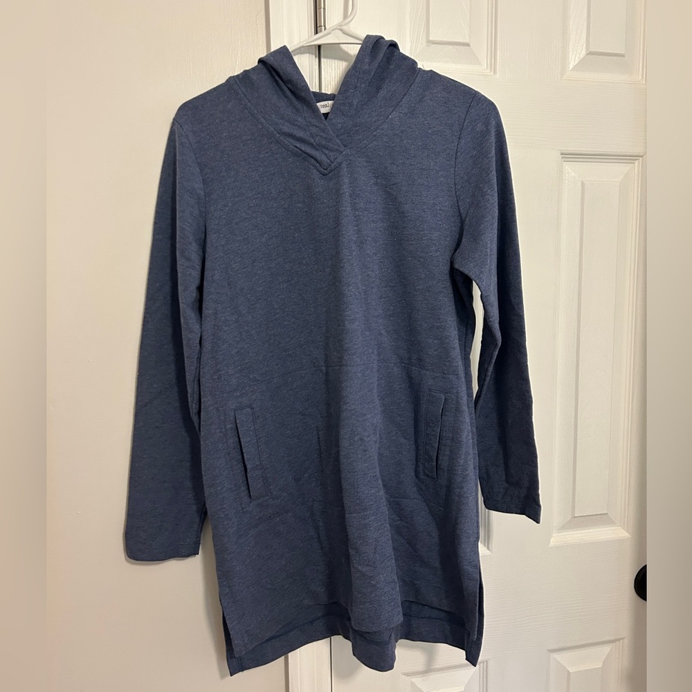 hooded long top